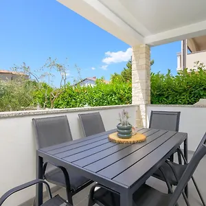 https://sanda-mateja.in-istria.net